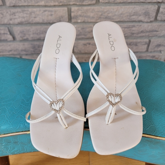 00s white strappy wedge sandals - Picture 2 of 6